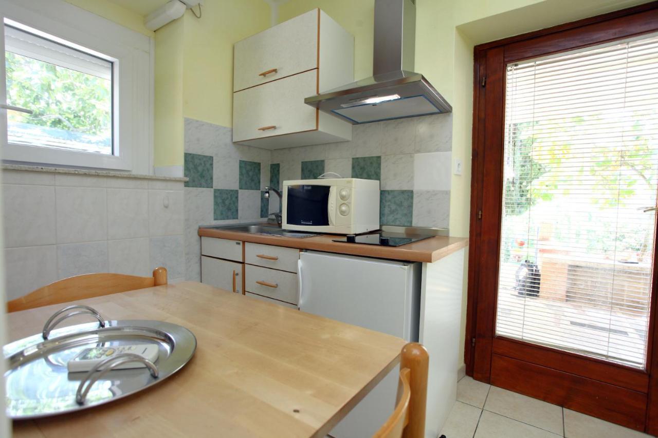 Dino Studio And Room Apartments Portorož Extérieur photo